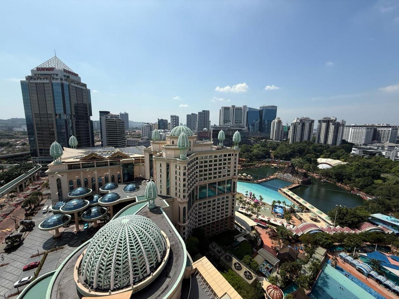 Raintree Home Resort Suites At Bander Sunway Pyramid Hotel Tower Петалінг-Джая Екстер'єр фото